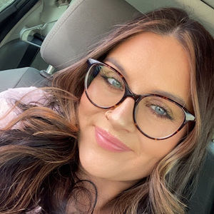 Meet your Posher, Whitney